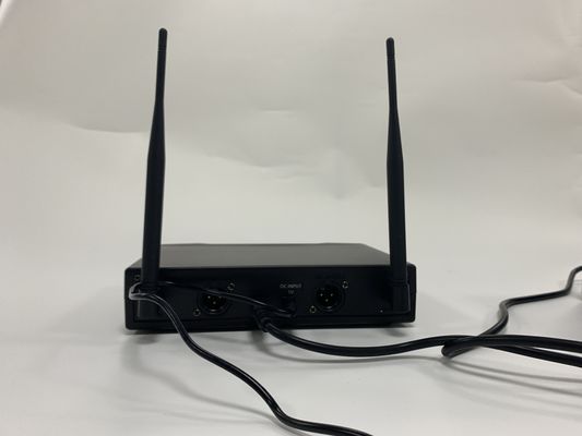 Profesjonalna regulacja głośności głośnika PA Bezprzewodowy system mikrofonowy UHF z głośnikiem Bluetooth